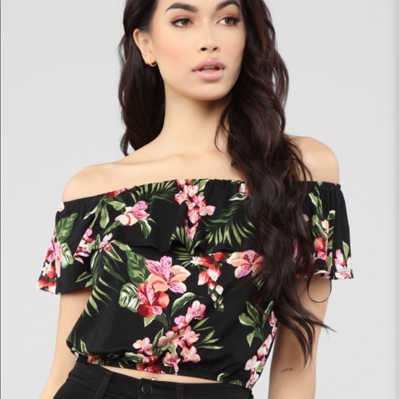 Fashion Nova Tops - Jasmyn Floral Top - Flowy - Cropped